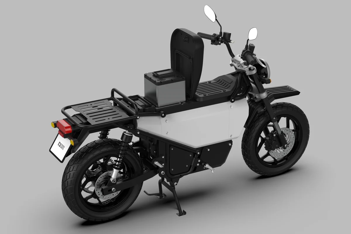 U1 main bay under the raised seat, with a removable pack in place